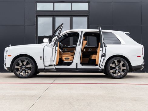 Certified 2022 Rolls-Royce Cullinan image 11