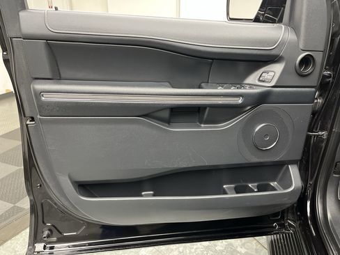 Certified 2024 Ford Expedition Max XLT image 9