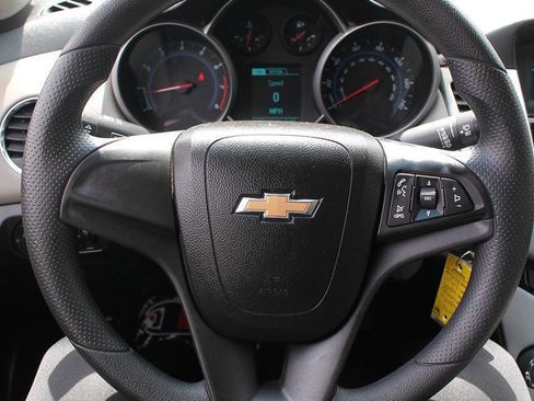 Used 2014 Chevrolet Cruze LS image 24