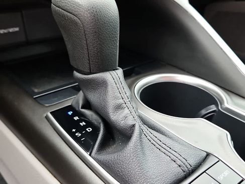 Used 2022 Toyota Camry LE FWD image 21