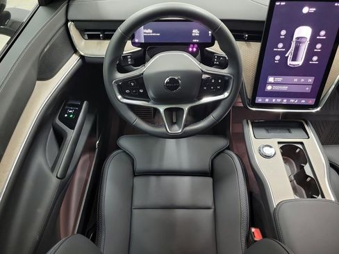 New 2025 Volvo EX90 Ultra image 17