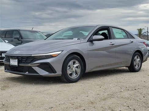 New 2026 Hyundai Elantra SE image 5