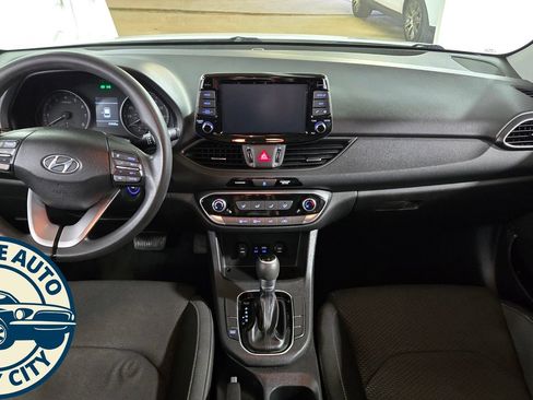 Used 2018 Hyundai Elantra GT FWD image 25