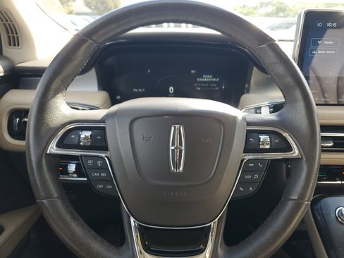 Certified 2022 Lincoln Nautilus FWD w/ Premium Package image 18