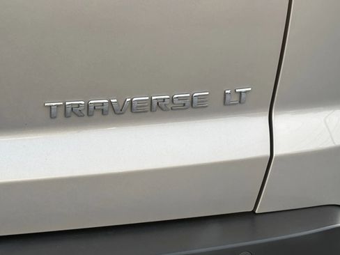 Used 2011 Chevrolet Traverse LT w/ Personal Connectivity Package AWD/4WD image 31