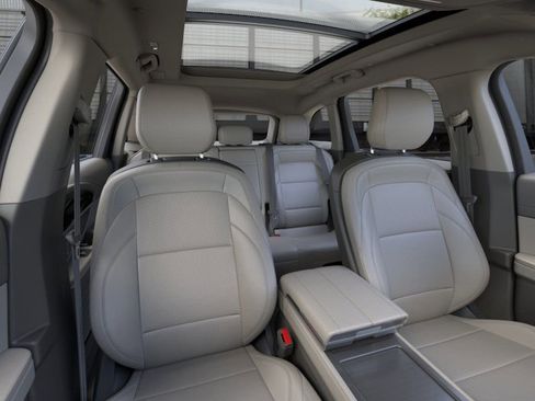 New 2025 Lincoln Nautilus Premier w/ Equipment Group 102A image 10