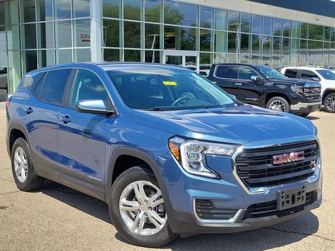 Used 2024 GMC Terrain SLE AWD/4WD image 1