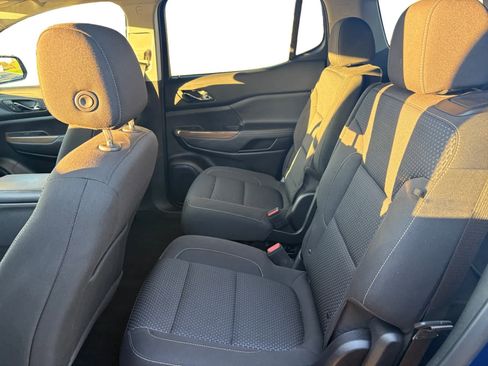 Used 2023 GMC Acadia SLE w/ Driver Convenience Package image 16