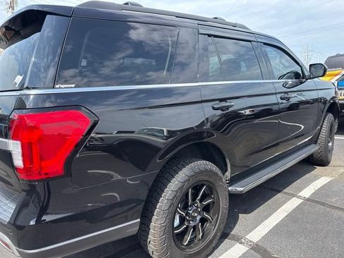 Certified 2022 Ford Expedition XLT AWD/4WD image 3