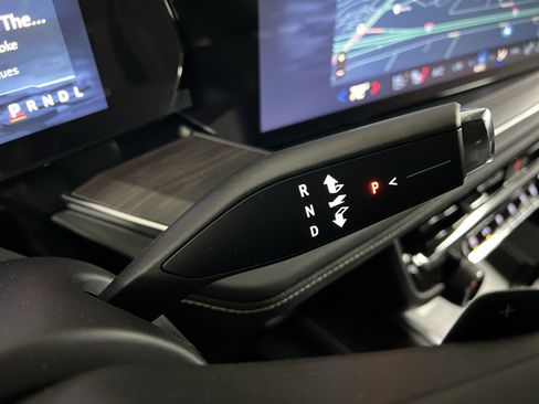 New 2025 Chevrolet Suburban Premier image 51