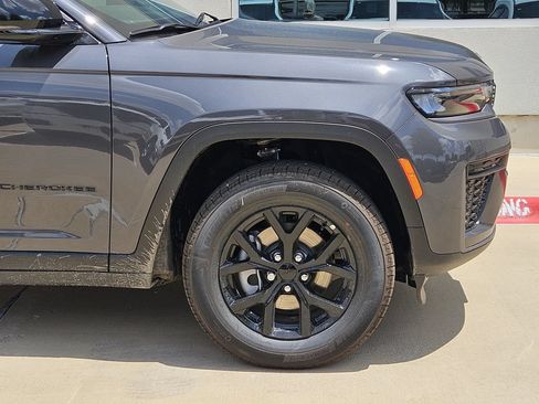 New 2026 Jeep Grand Cherokee Altitude RWD image 6