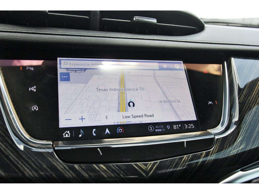 Certified 2023 Cadillac XT6 Premium Luxury w/ Technology Package FWD image 24