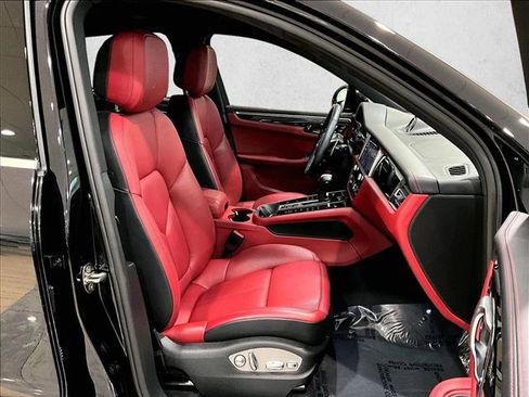 Used 2024 Porsche Macan S AWD/4WD image 9