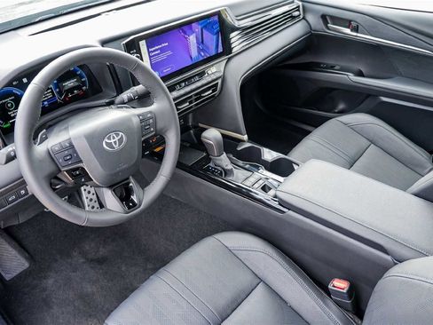 Used 2025 Toyota Camry XSE image 2