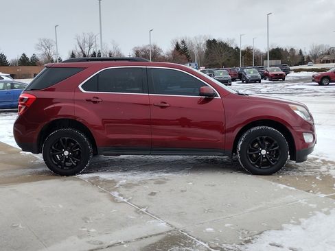 Used 2017 Chevrolet Equinox LT image 4