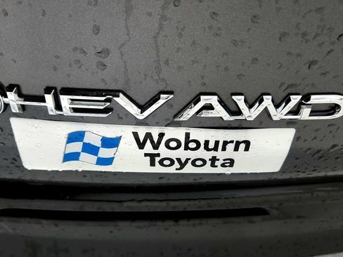 Used 2025 Toyota Sienna LE AWD/4WD image 13