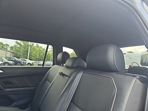 Used 2023 Volkswagen Tiguan SE R-Line FWD image 14