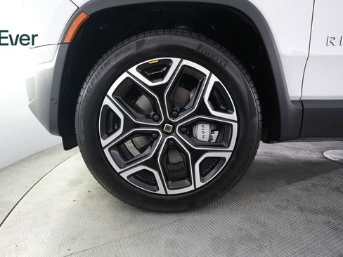 Used 2025 Rivian R1S Adventure AWD/4WD image 19