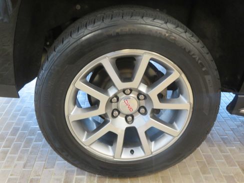 Used 2019 GMC Yukon XL Denali AWD/4WD image 9