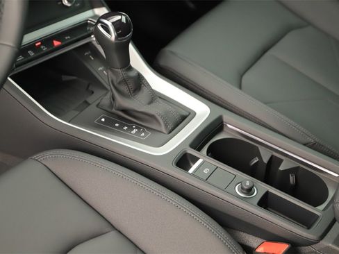 New 2025 Audi Q3 2.0T Premium image 17