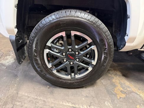 Used 2025 Toyota Tacoma TRD Sport image 27