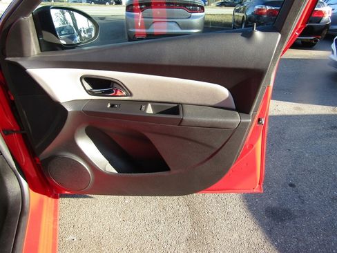 Used 2015 Chevrolet Cruze LS image 20