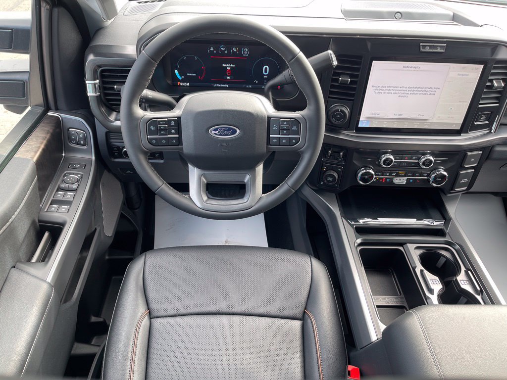 New 2026 Ford F250 Lariat w/ Black Appearance Package AWD/4WD image 6