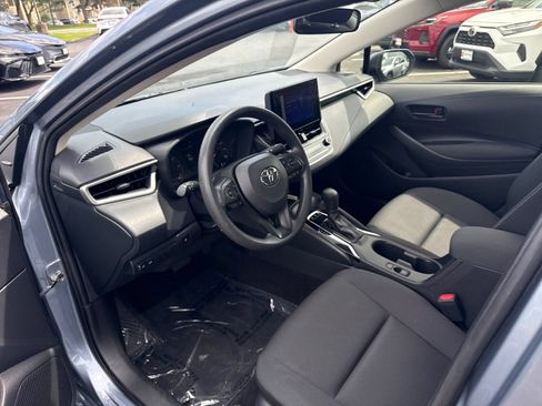 Used 2025 Toyota Corolla LE FWD image 10