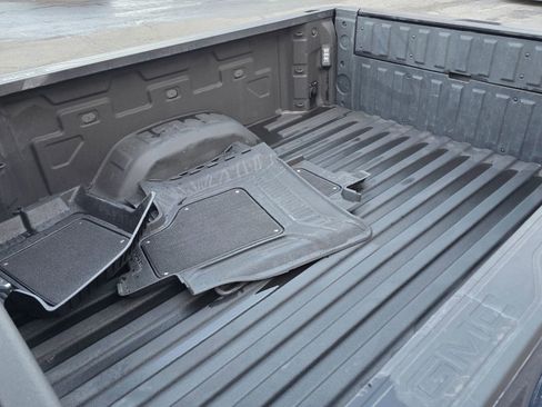 Used 2023 GMC Sierra 2500 AT4 image 31