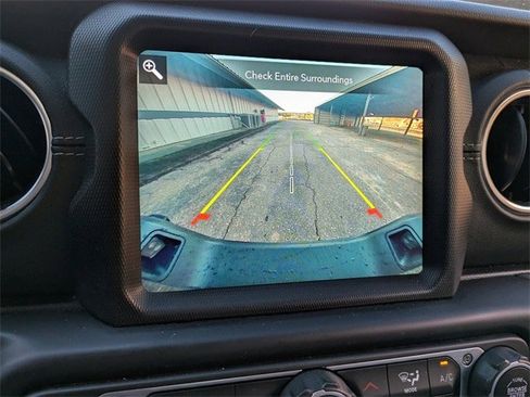 Used 2021 Jeep Gladiator Overland w/ Popular Equipment Package image 18