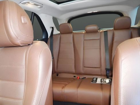 Used 2024 Mercedes-Benz GLE 350 4MATIC w/ AMG Line Exterior image 32