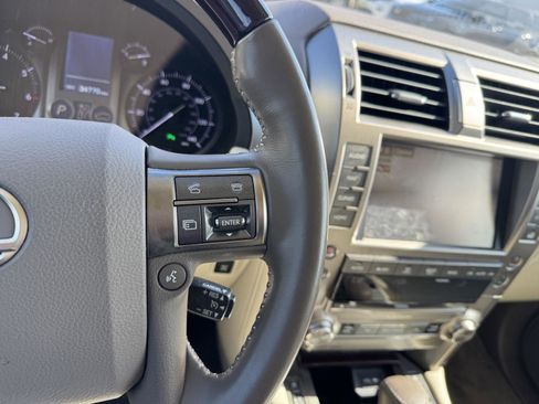 Used 2019 Lexus GX 460 Premium image 12