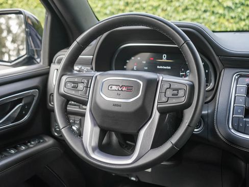 Used 2024 GMC Yukon SLT AWD/4WD image 15
