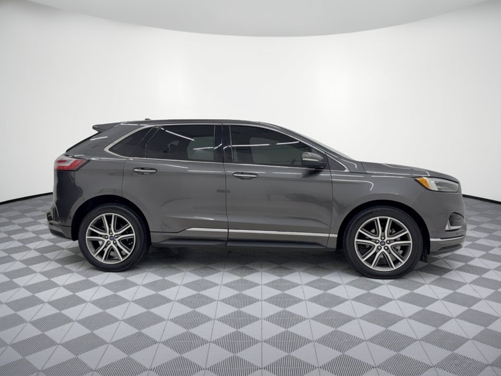 Used 2019 Ford Edge Titanium w/ Equipment Group 301A FWD image 8