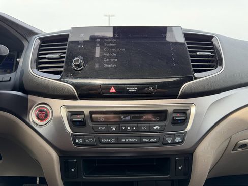 Used 2019 Honda Pilot EX-L image 16