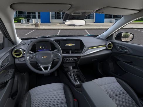 New 2026 Chevrolet Trax LT w/ Driver Confidence Package FWD image 15