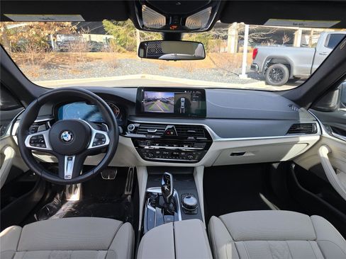 Certified 2023 BMW 540i xDrive w/ Executive Package image 17
