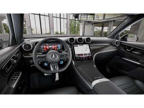 Used 2025 Mercedes-Benz GLC 43 AMG 4MATIC image 2