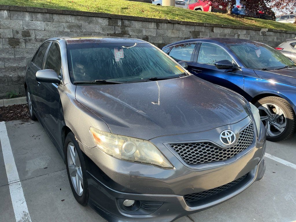 Used 2011 Toyota Camry SE w/ Sport Leather Pkg FWD image 6