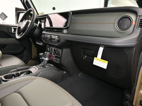 New 2026 Jeep Gladiator Mojave image 43