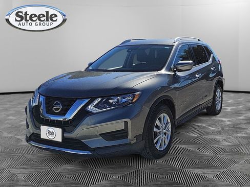 Used 2019 Nissan Rogue SV image 1