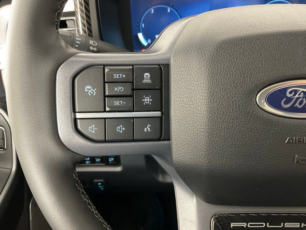 New 2026 Ford F250 Lariat w/ Black Appearance Package AWD/4WD image 24