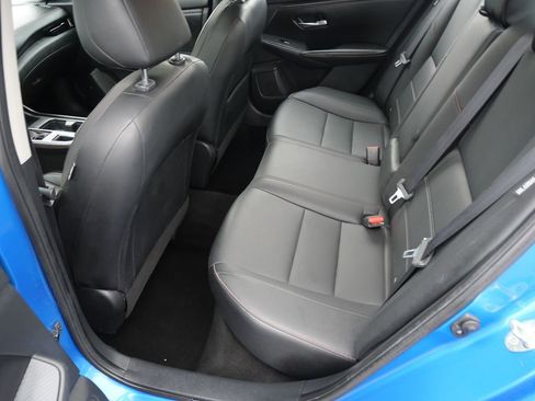 Used 2021 Nissan Sentra SR w/ SR Premium Package image 20