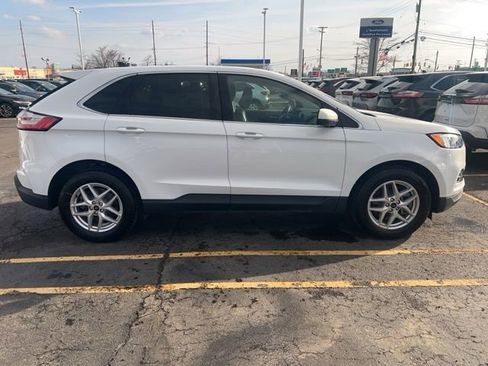 Used 2023 Ford Edge SEL image 2