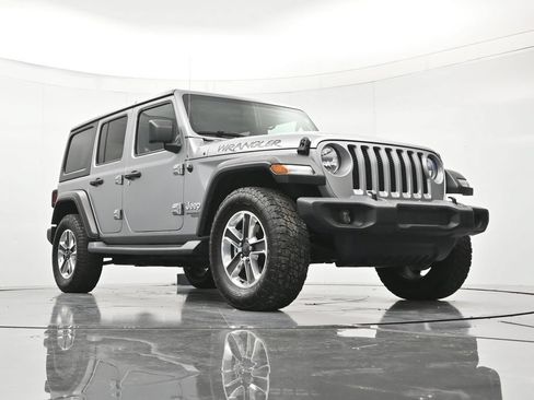 Used 2019 Jeep Wrangler Unlimited Sport w/ Technology Group AWD/4WD image 38