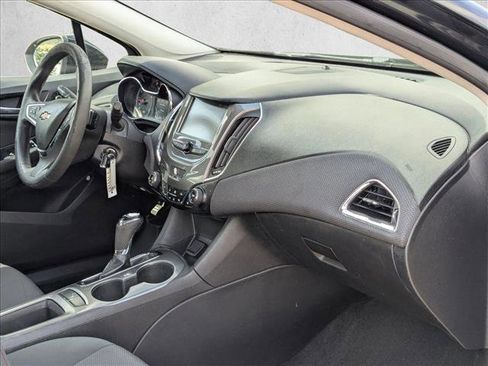 Used 2018 Chevrolet Cruze LT w/ LT Fleet Convenience Package image 20