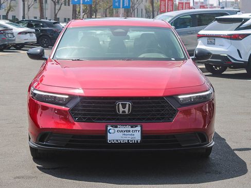 Used 2025 Honda Accord Sport image 2