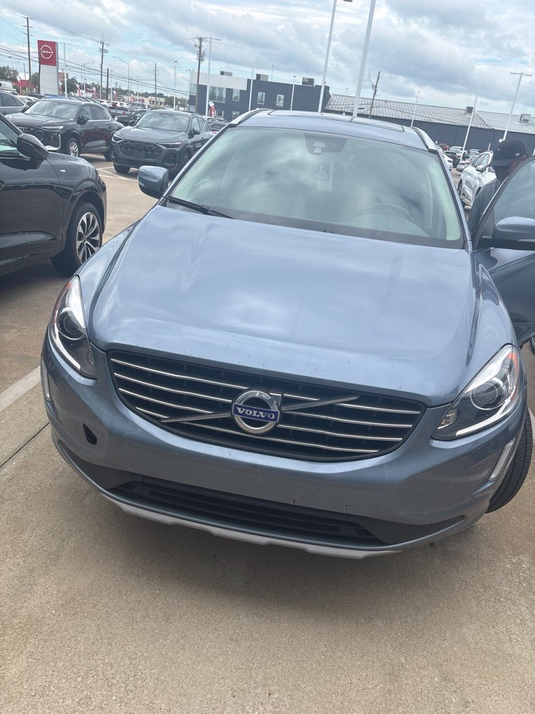 Used 2017 Volvo XC60 T5 Inscription w/ Preferred Option Package FWD image 9