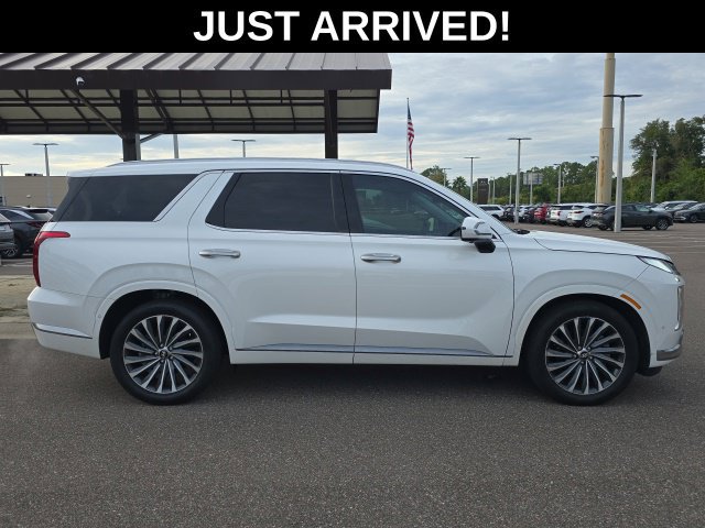 Certified 2024 Hyundai Palisade Calligraphy FWD image 3