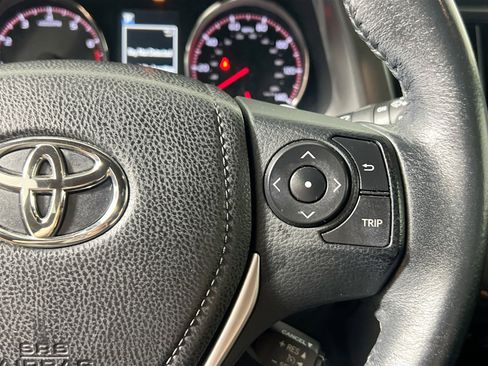Used 2016 Toyota RAV4 SE image 19